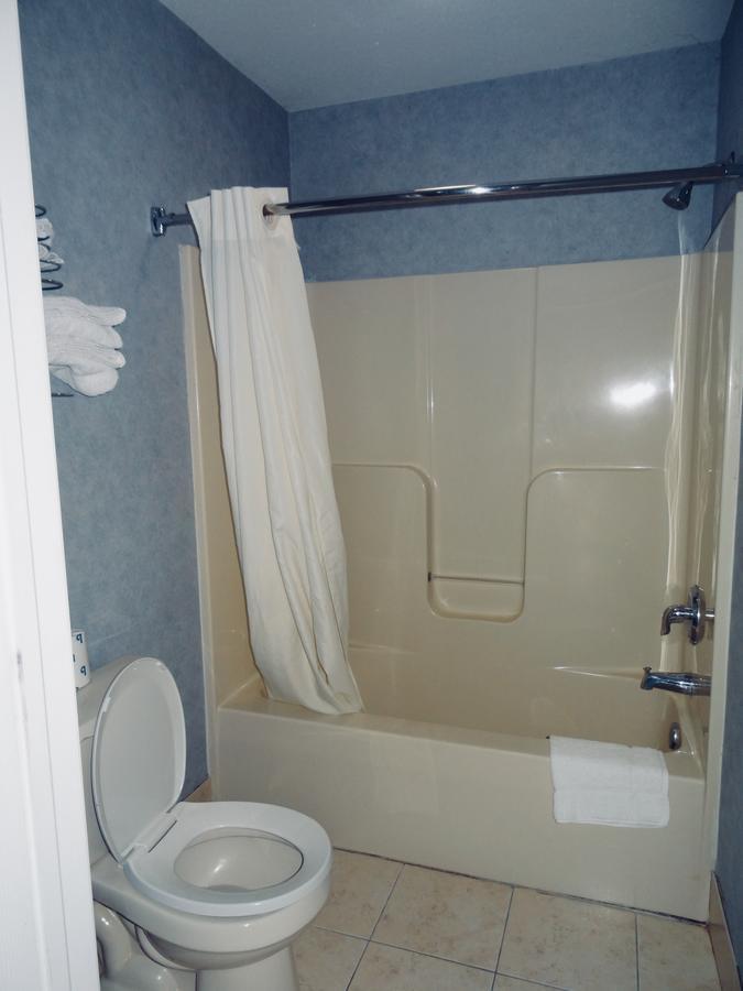 Village Inn&Suites - Smithville Extérieur photo