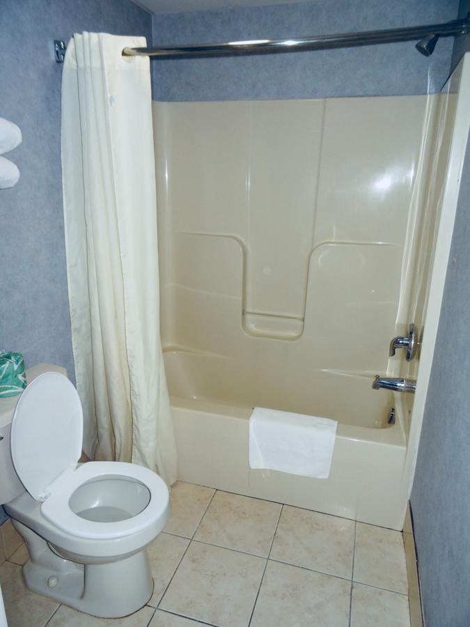 Village Inn&Suites - Smithville Extérieur photo